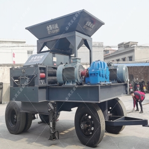 大型移動(dòng)式對(duì)輥破碎機(jī)設(shè)備發(fā)往浙江 大型移動(dòng)式對(duì)輥破碎機(jī)設(shè)備發(fā)往浙江