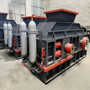 1200x800液壓直連式對輥制砂機發往河北邯鄲 1200x800液壓直連式對輥制砂機發往河北邯鄲