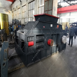 2PG1500x1000大型對(duì)輥式破碎機(jī)發(fā)貨圖片 2PG1500x1000大型對(duì)輥式破碎機(jī)發(fā)貨圖片
