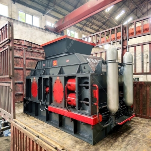 1200x800大型液壓直聯對輥破碎制砂機發往河南 1200x800大型液壓直聯對輥破碎制砂機發往河南