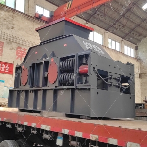大型對(duì)輥破碎機(jī)設(shè)備 1200x800型破碎機(jī)發(fā)往吉林 大型對(duì)輥破碎機(jī)設(shè)備 1200x800型破碎機(jī)發(fā)往吉林