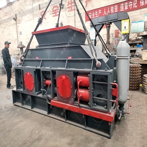 單臺(tái)中大型全自動(dòng)液壓對(duì)輥制砂機(jī)設(shè)備發(fā)往河北 單臺(tái)中大型全自動(dòng)液壓對(duì)輥制砂機(jī)設(shè)備發(fā)往河北