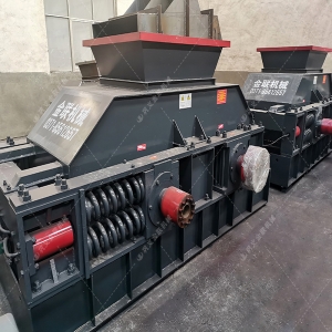 2PG1000x700中大型對(duì)輥破碎機(jī)設(shè)備發(fā)貨 2PG1000x700中大型對(duì)輥破碎機(jī)設(shè)備發(fā)貨